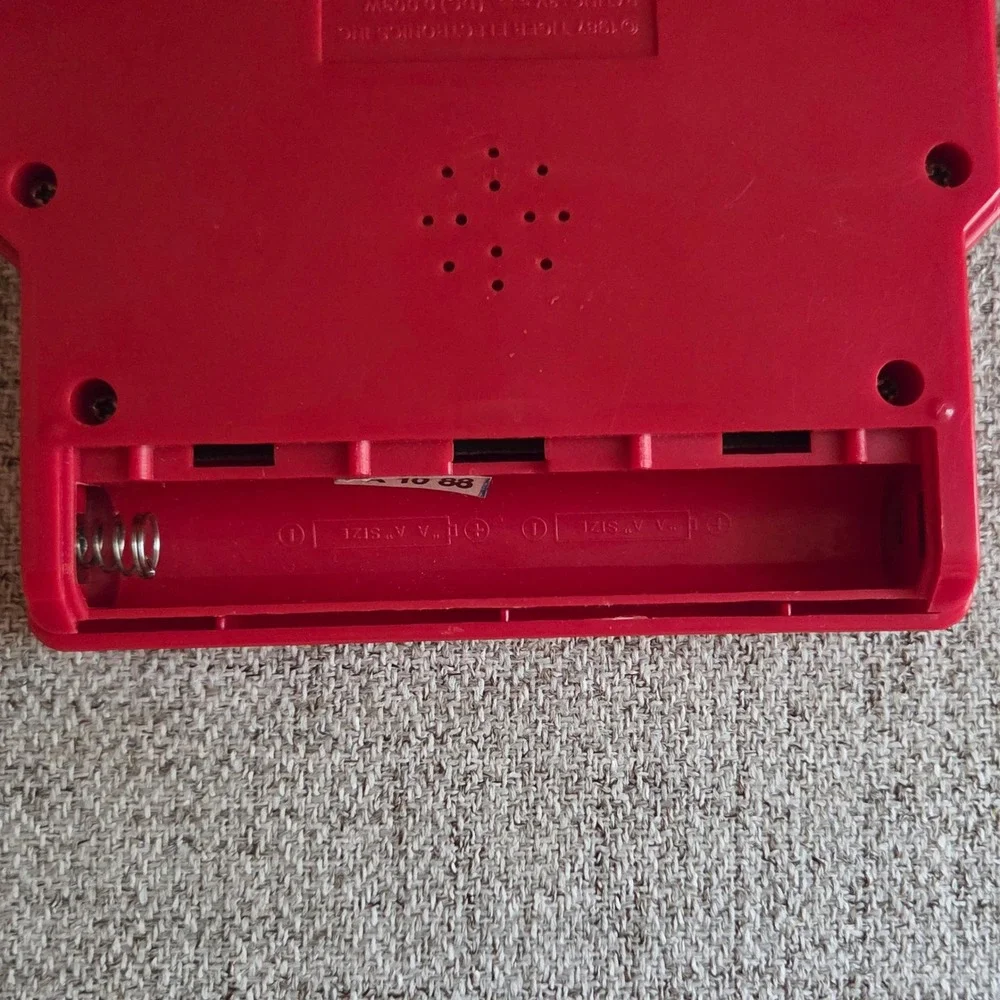 Vintage 1987 Tiger Electronics Mouse Maze Handheld LCD Game Red Retro Tested
